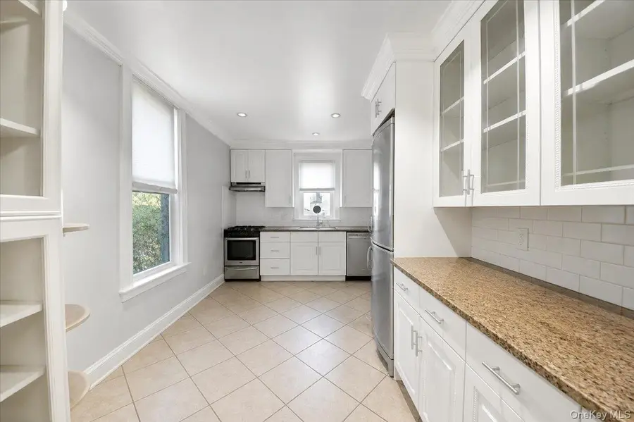 9 Hyatt Avenue, Yonkers, NY 10704 - #3