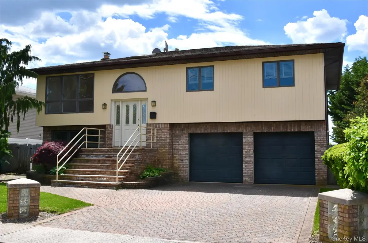 2977 Charlotte Drive, Merrick, NY 11566 - #1
