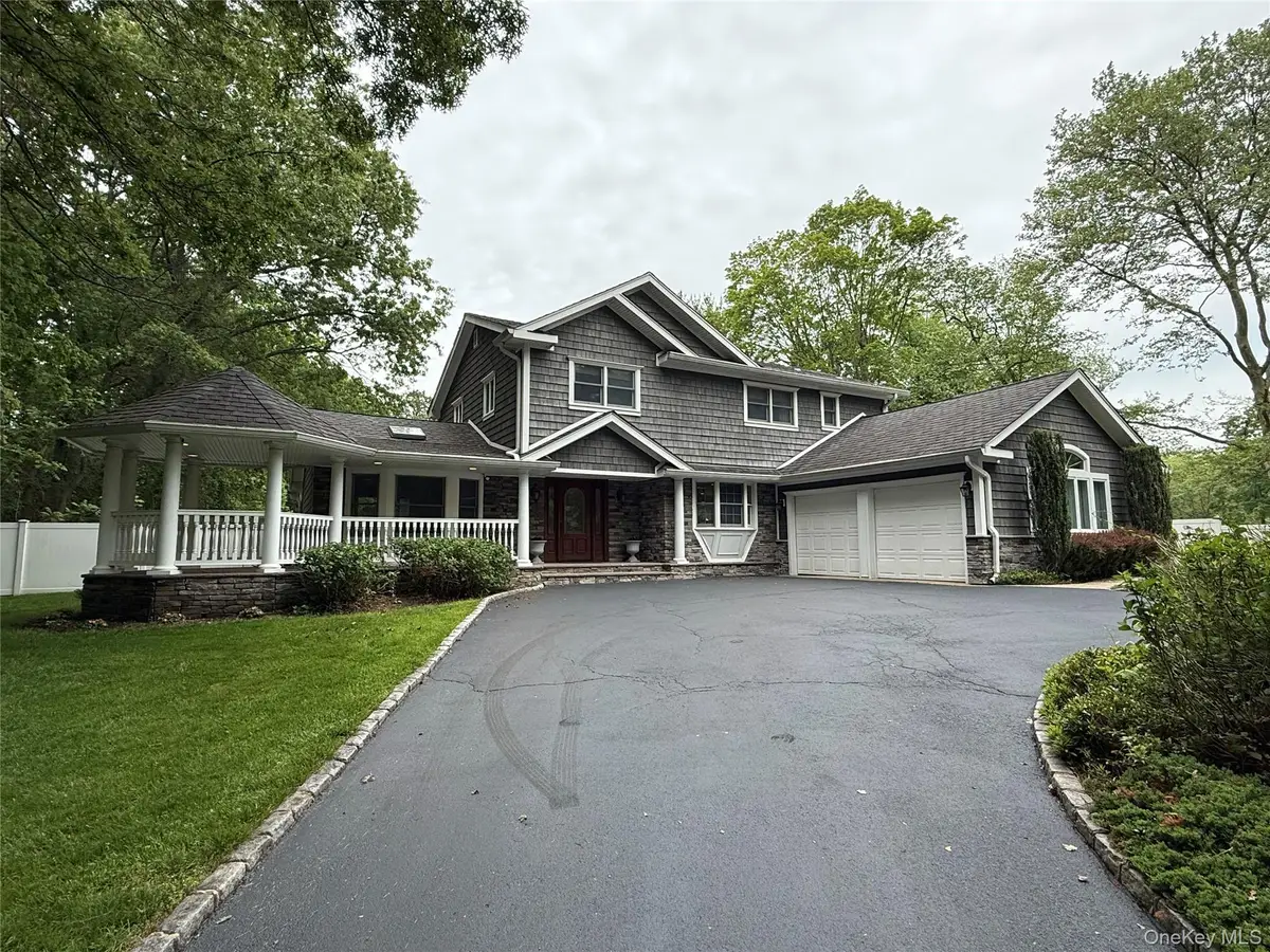 5 Blossom Street, Dix Hills, NY 11746 - #1