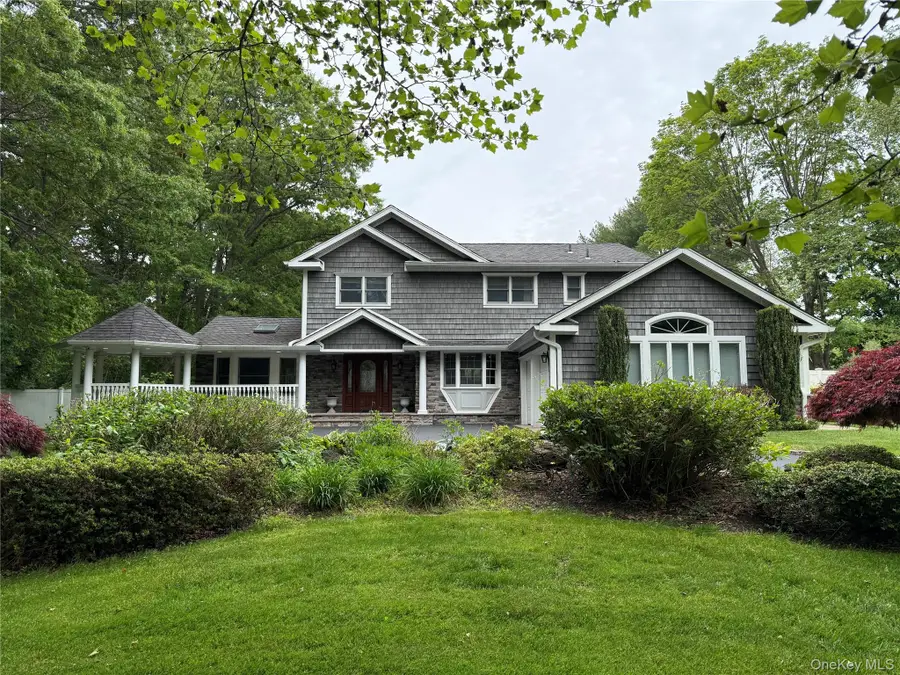 5 Blossom Street, Dix Hills, NY 11746 - #2