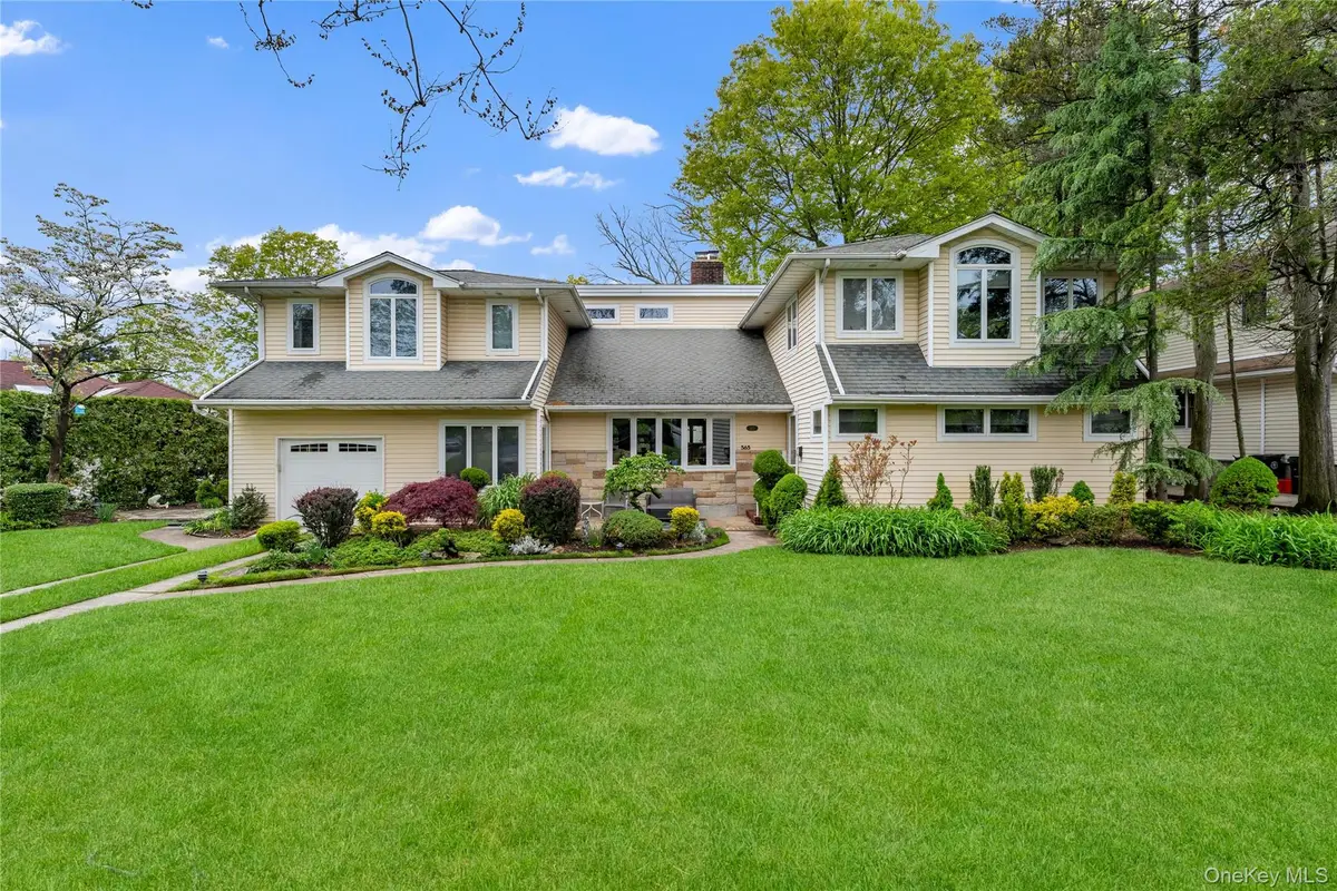 565 Mohawk Road, West Hempstead, NY 11552 - #1