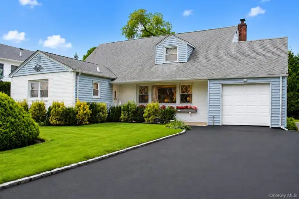 75 Stratford Avenue, Garden City, NY 11530