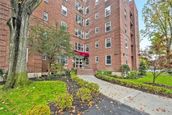 27-05 Parsons Boulevard #6F, Flushing, NY 11354