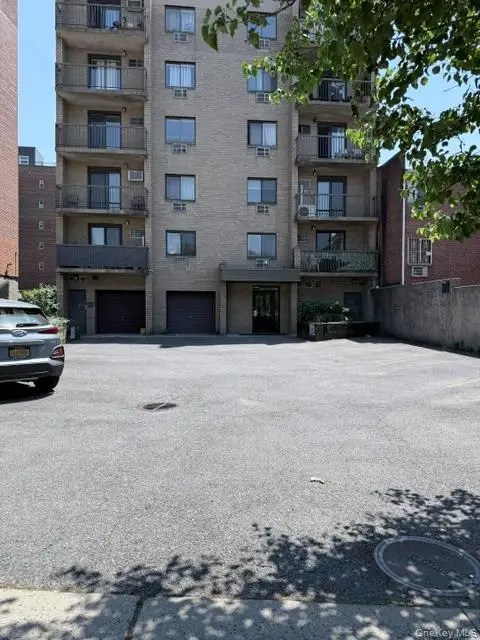 135-08 82nd Avenue #304, Briarwood, NY 11435 - #1