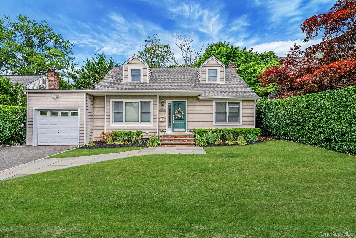 10 Radcliff Boulevard, Glen Head, NY 11545 - #1