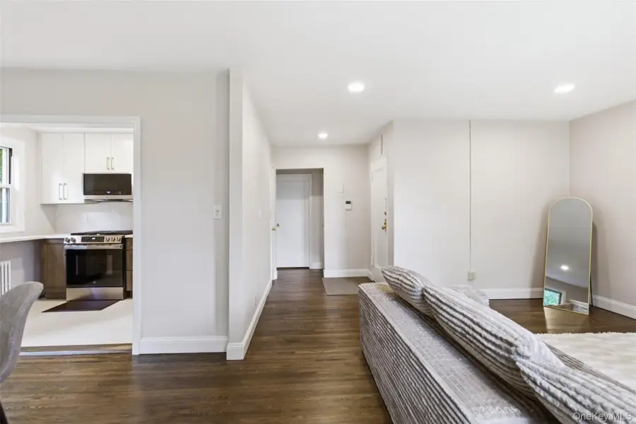 16 Edwards Street #3F, Roslyn Heights, NY 11577 - #2
