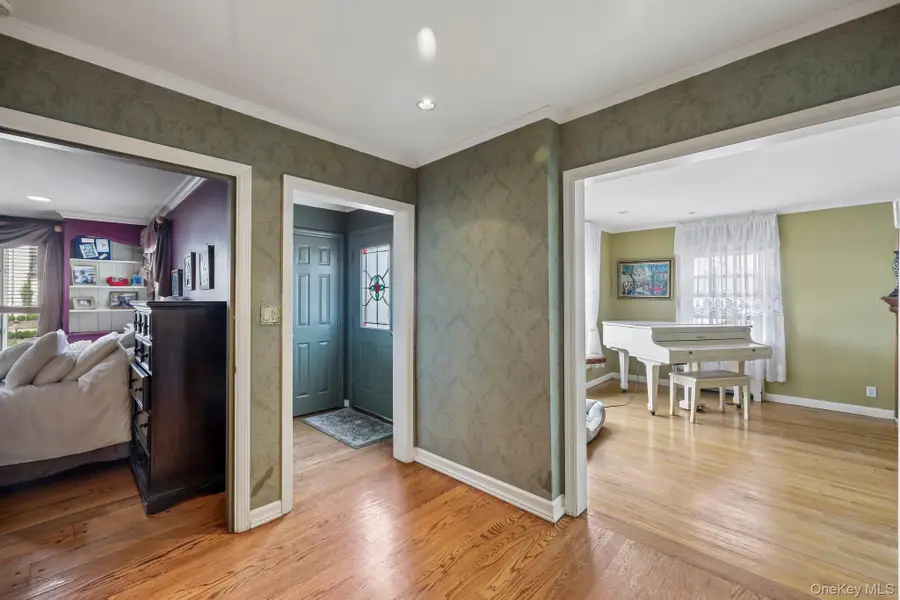 1304 Harbor Road, Hewlett Harbor, NY 11557 - #3