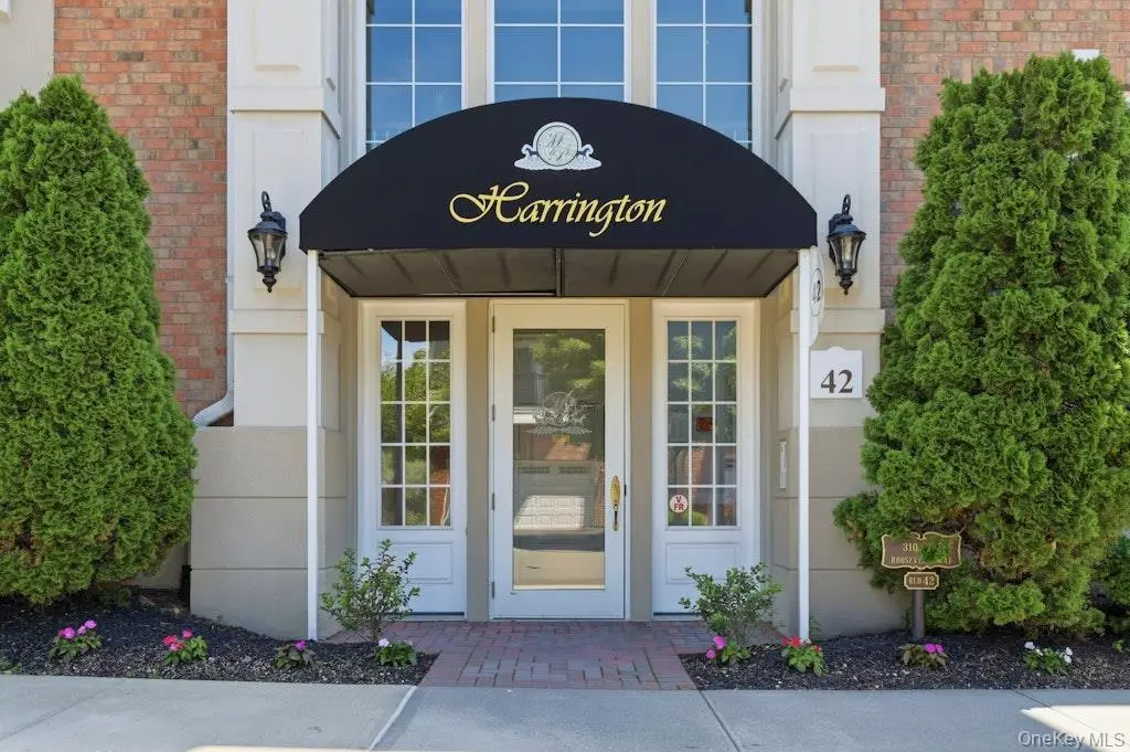 318 Roosevelt Way, Westbury, NY 11590 - #1