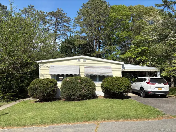 525/123 Riverleigh Ave, Riverhead, NY 11901