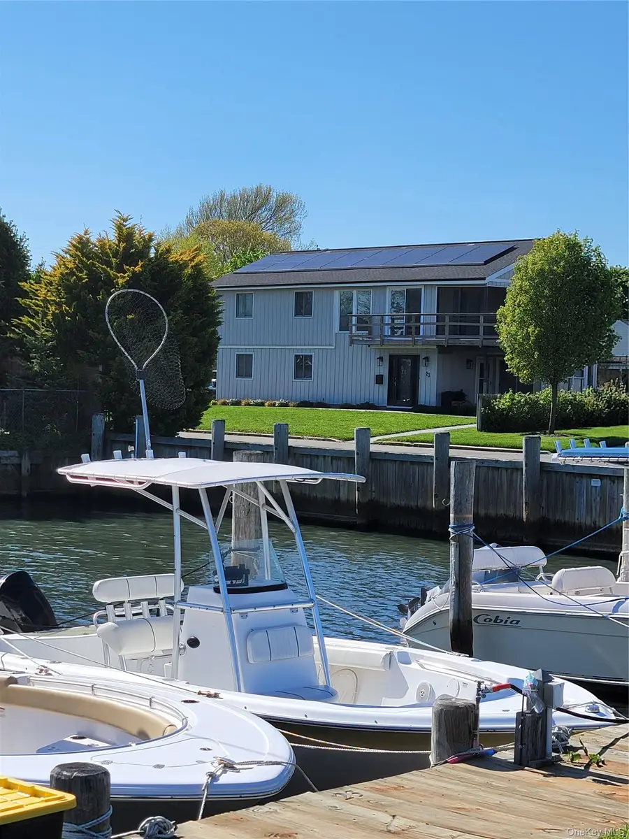 23 Dalny Place, Sayville, NY 11782 - #3