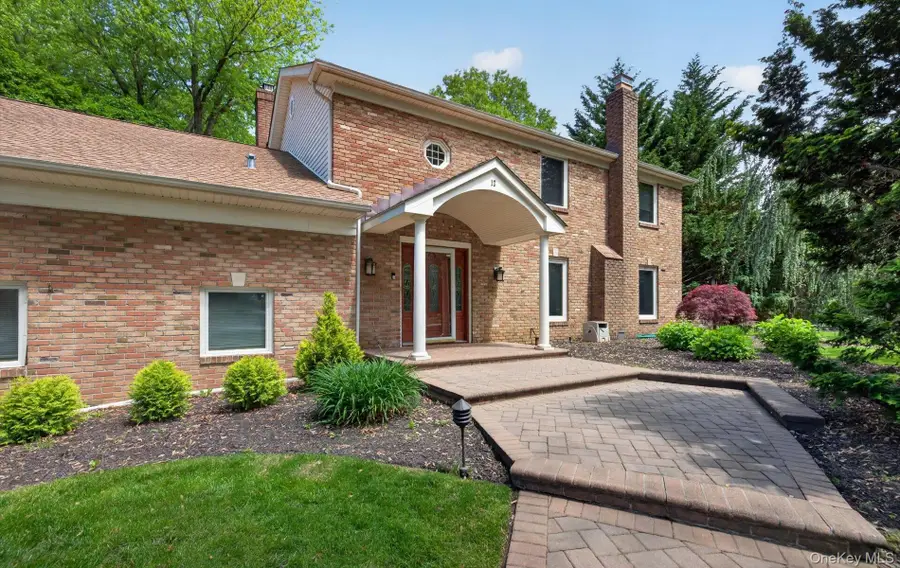 12 Wildwood Drive, Dix Hills, NY 11746 - #2