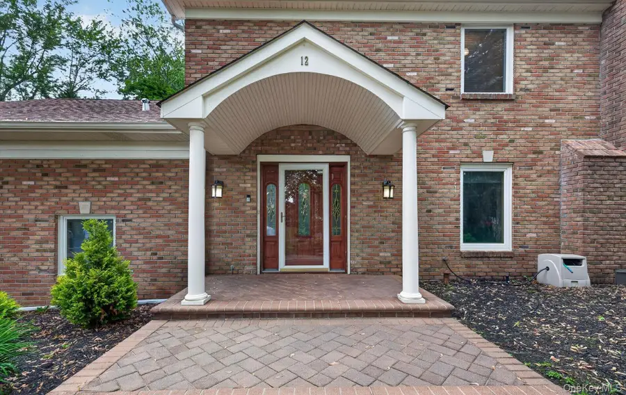 12 Wildwood Drive, Dix Hills, NY 11746 - #3