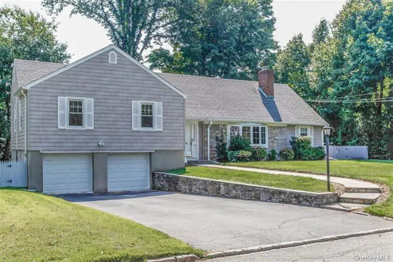 6 Oakstwain Road, Scarsdale, NY 10583 - #2