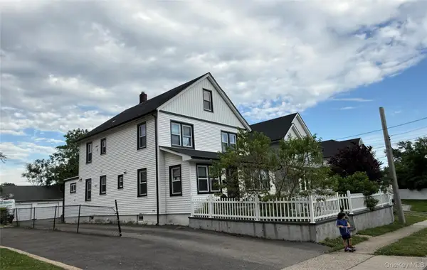 168 Jefferson Avenue, Roslyn Heights, NY 11577