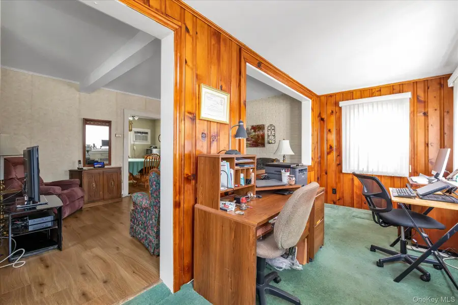 18 W Melrose Street, Valley Stream, NY 11580 - #3
