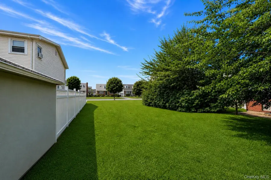 244 Mckinley Parkway, Mineola, NY 11501 - #3