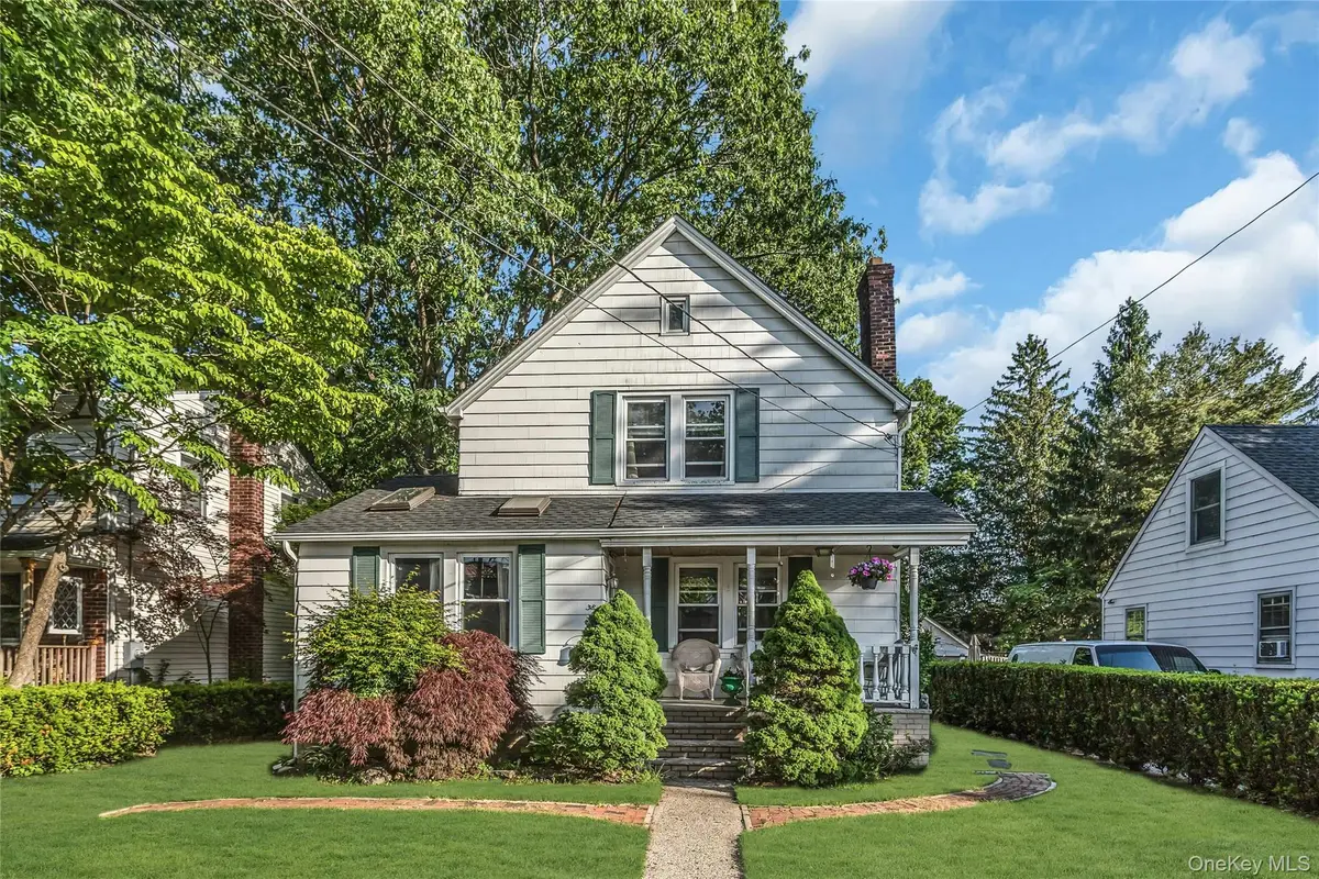 38 Macgregor Avenue, Roslyn Heights, NY 11577 - #1