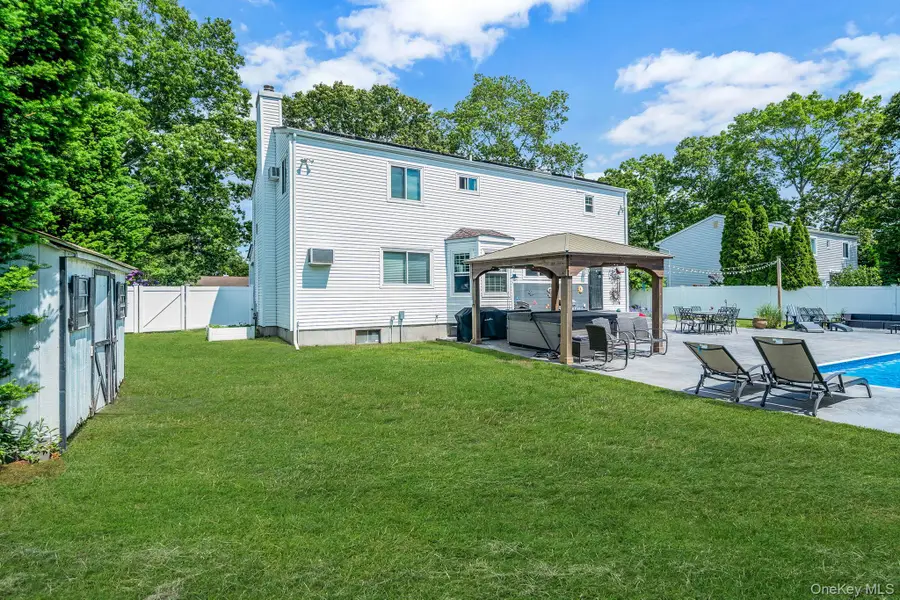 4 Sharon Drive, Coram, NY 11727 - #3