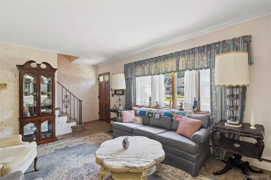 52 Center Street, Ronkonkoma, NY 11779 - #3