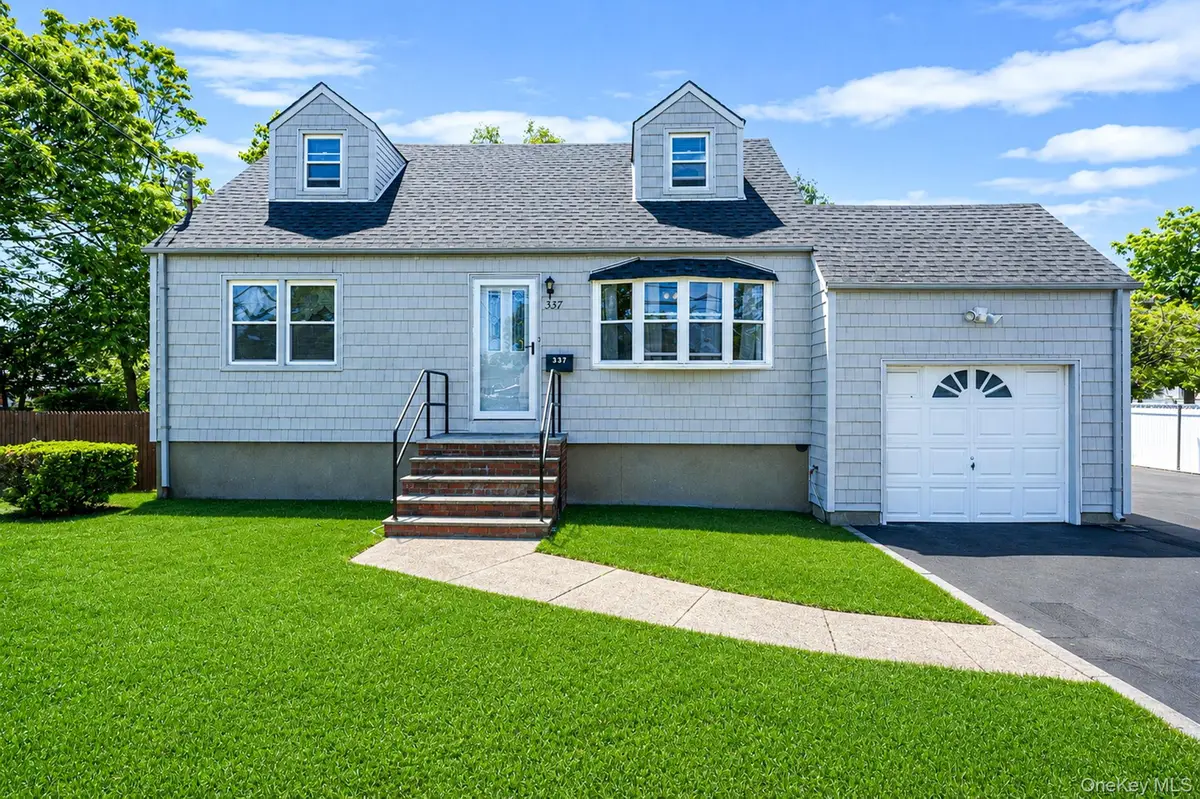 337 S 14th Street, Lindenhurst, NY 11757 - #1