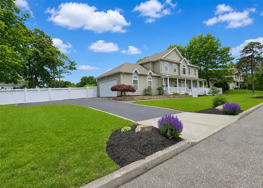 4 Adams Street, Port Jefferson Station, NY 11776 - #2