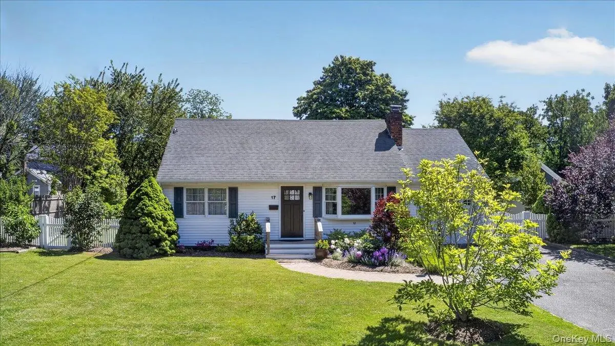 17 Barteau Avenue, Blue Point, NY 11715 - #1