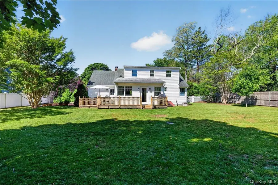 17 Barteau Avenue, Blue Point, NY 11715 - #3
