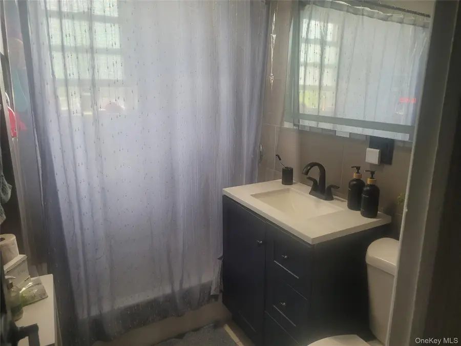 2548 Woodhull Avenue, Bronx, NY 10469 - #3