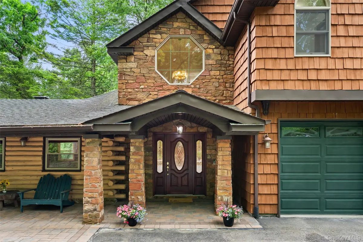 25 Cabin Ridge Road, Chappaqua, NY 10514 - #1