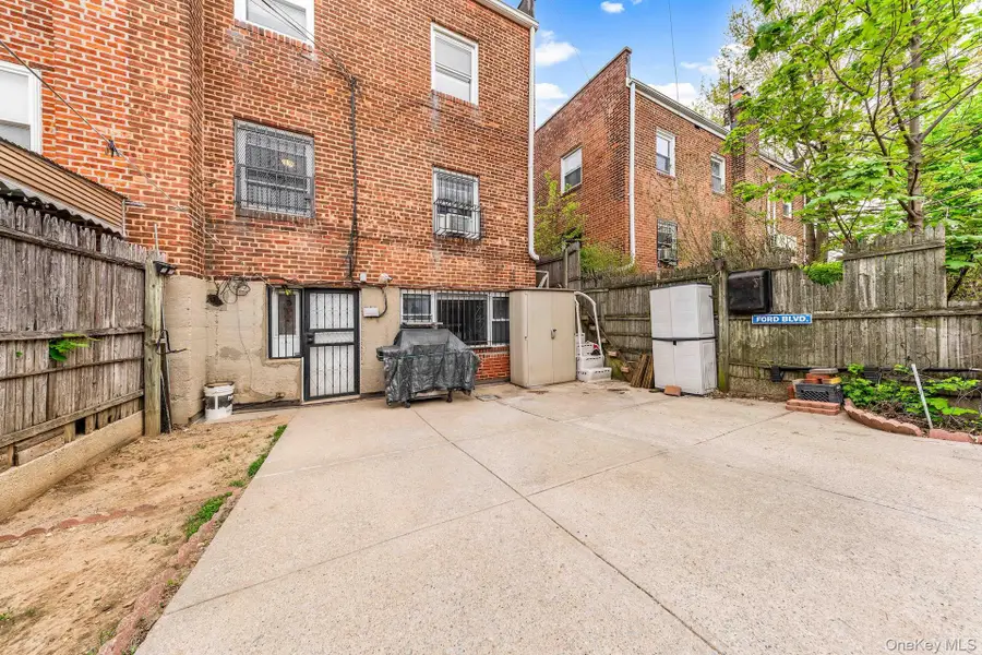 8318 164 Street, Jamaica, NY 11432 - #3