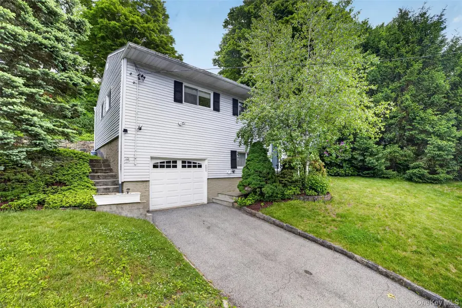 4 Pamela Lane, Valhalla, NY 10595 - #3