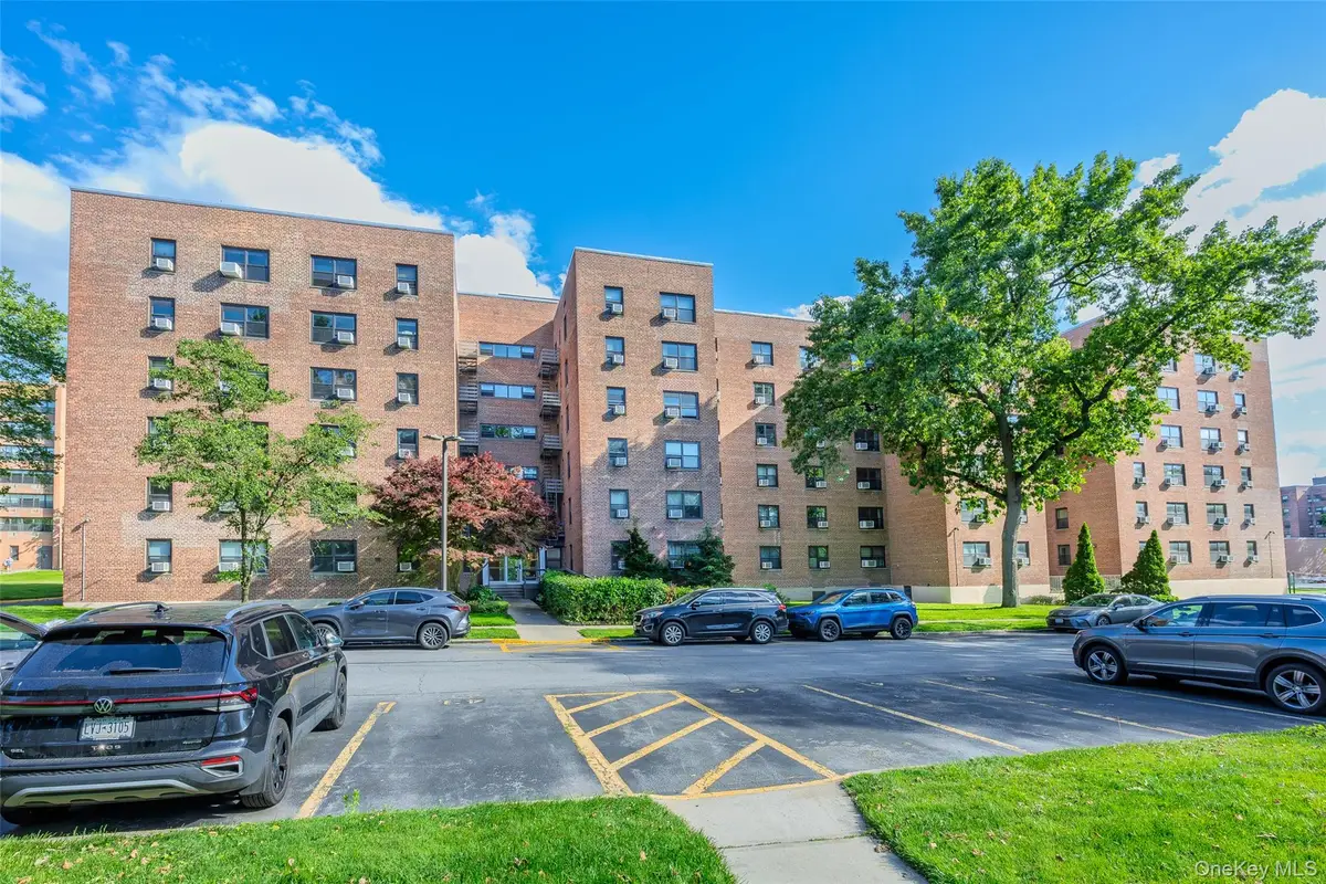 21208 75th Avenue #6D, Oakland Gardens, NY 11364 - #1