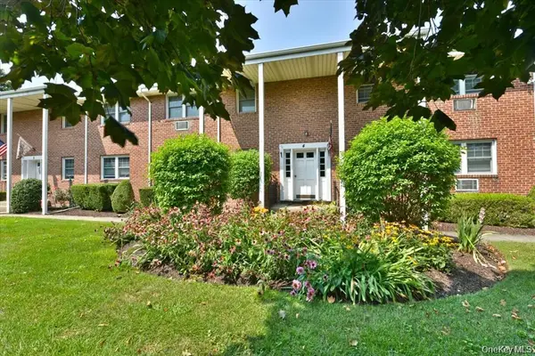 295 Merrick Road #4A, Amityville, NY 11701