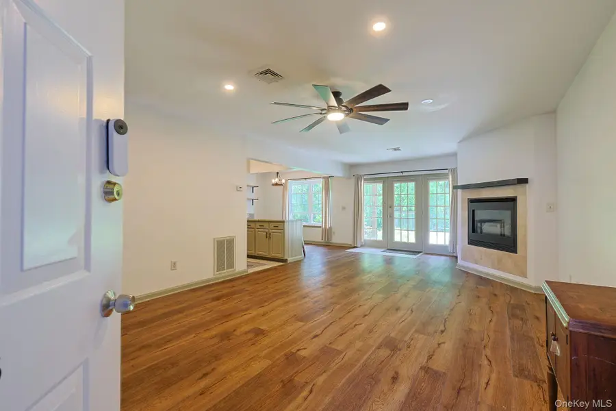 1103 Washington Green, New Windsor, NY 12553 - #3