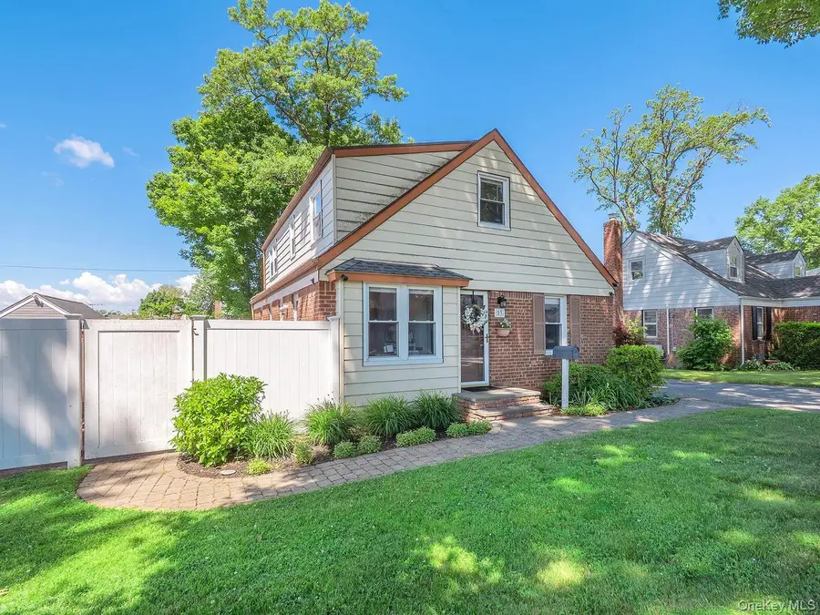 23 Phillips Road, Glen Cove, NY 11542 - #2
