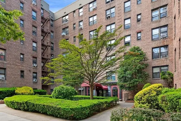 83-25 98 Street #1J, Woodhaven, NY 11421