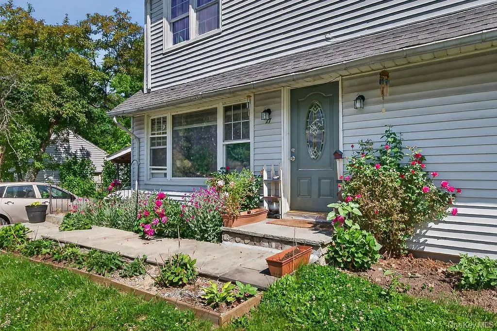 27 Tomahawk Drive, White Plains, NY 10603 - #1