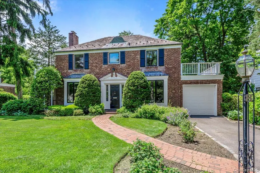 8 Parkside Drive, Great Neck, NY 11021 - #3