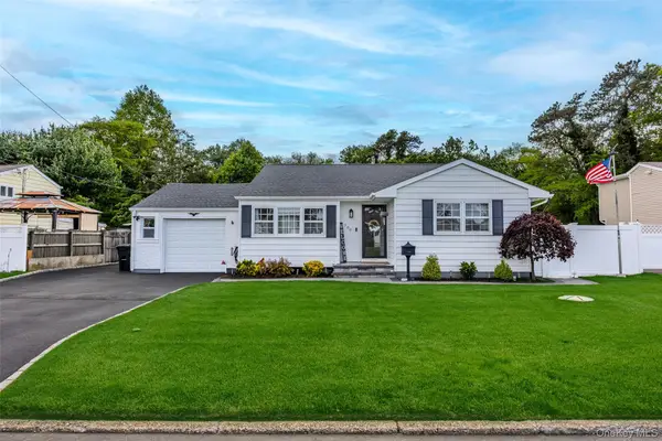 300 W 24th Street, Deer Park, NY 11729