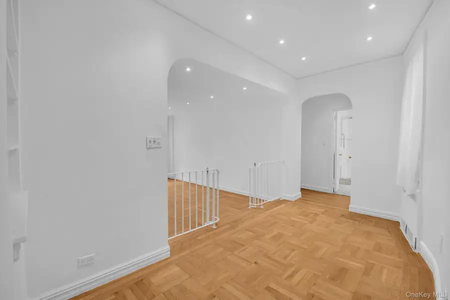 225 W 25th Street #5K, Manhattan, NY 10001 - #3