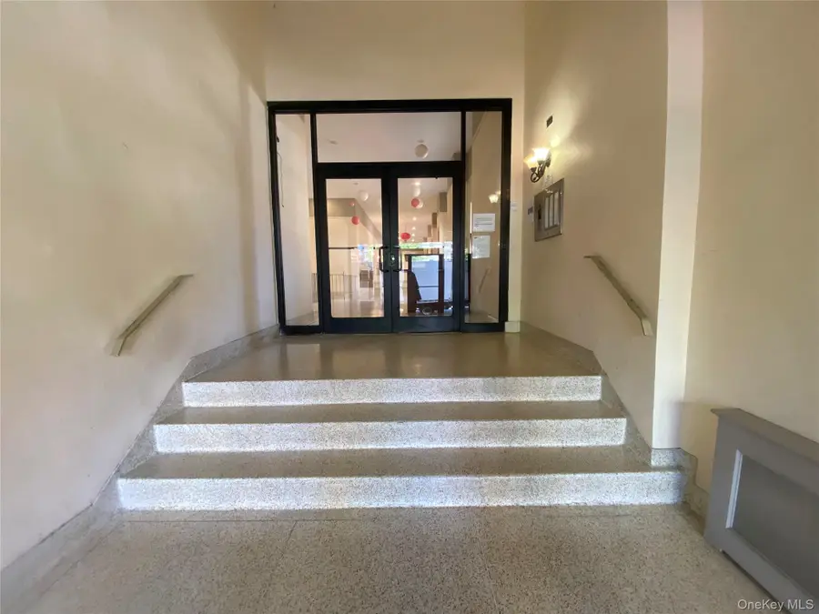 134-54 Maple Avenue #5K, Flushing, NY 11355 - #2