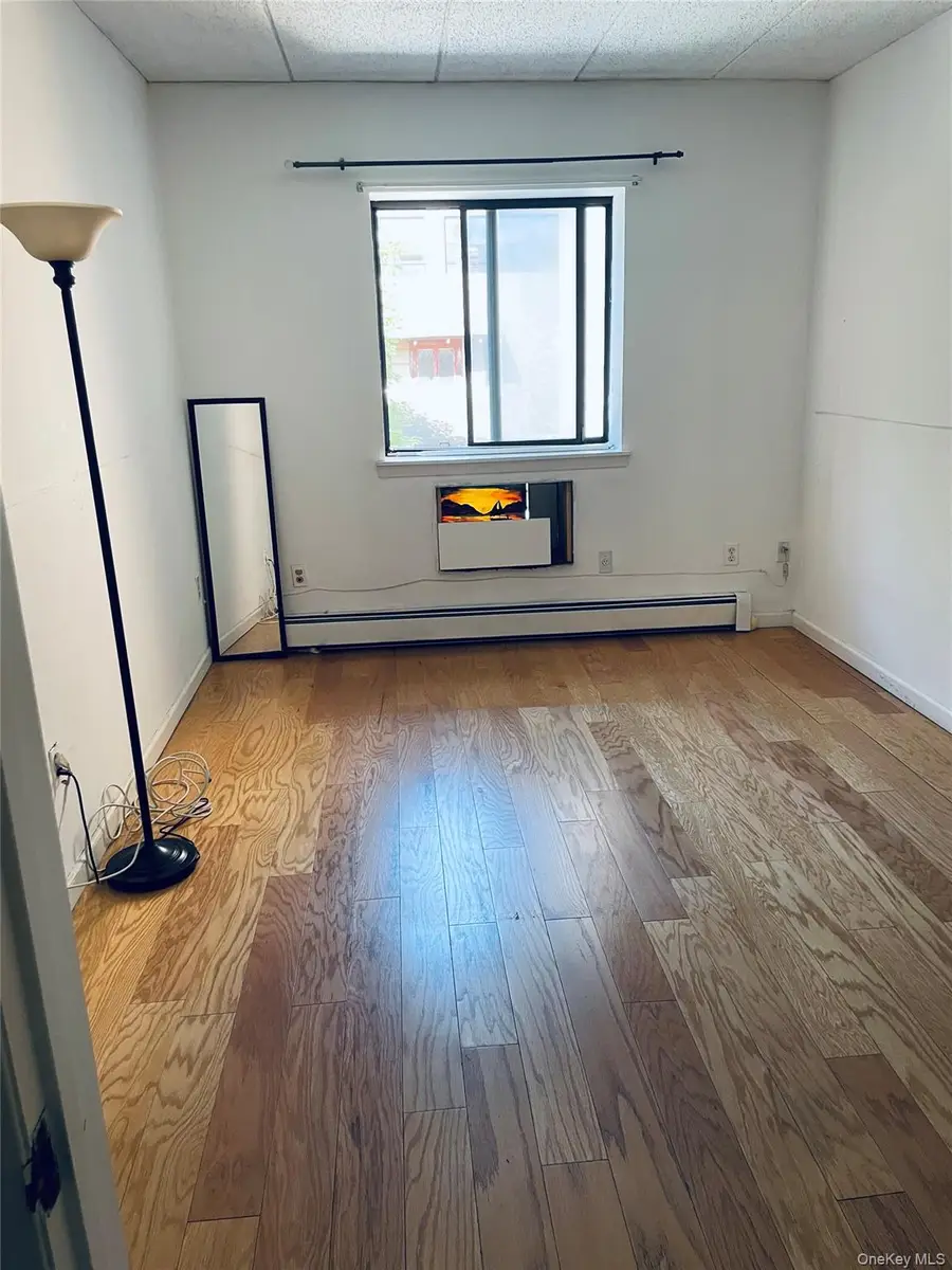 147-48 Roosevelt Avenue #2G, Flushing, NY 11354 - #2