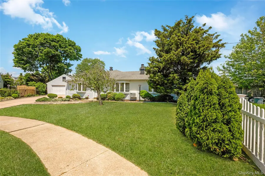 2316 Poe Court, Seaford, NY 11783 - #2