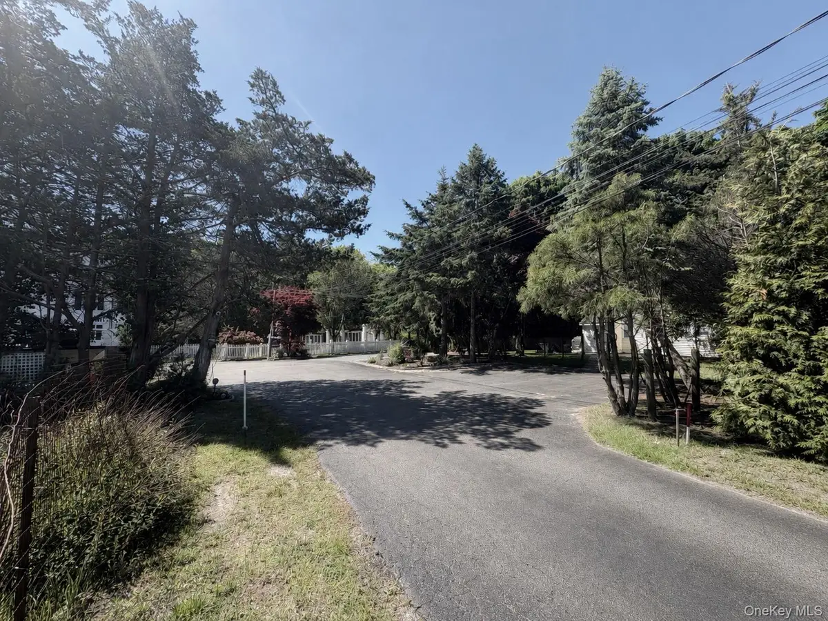 533, 531, 529 Montauk Highway, Westhampton Beach, NY 11978 - #1