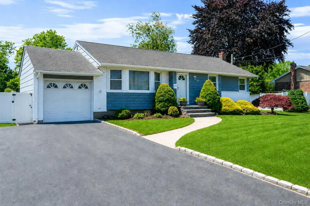 10 Kipling Drive, Greenlawn, NY 11740 - #1