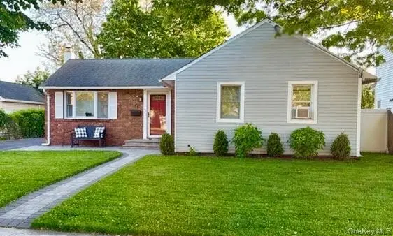 10 Nehring Avenue, Babylon, NY 11702 - #1
