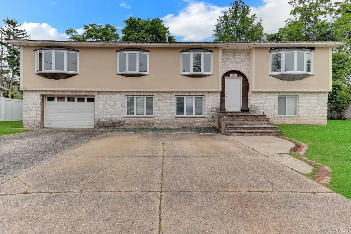 41 Fremont Street, Lindenhurst, NY 11757 - #1