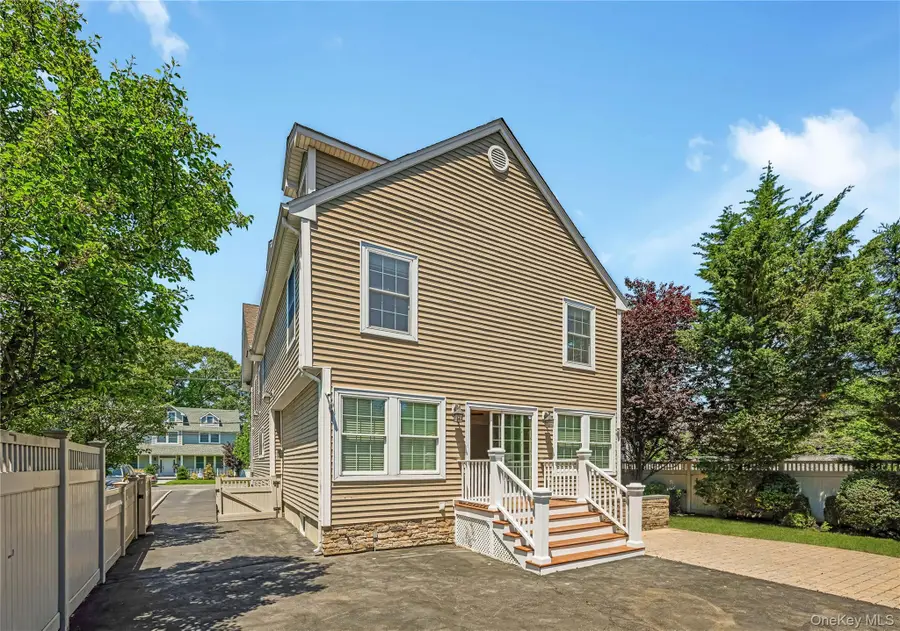 20 Woods Place, Rockville Centre, NY 11570 - #3
