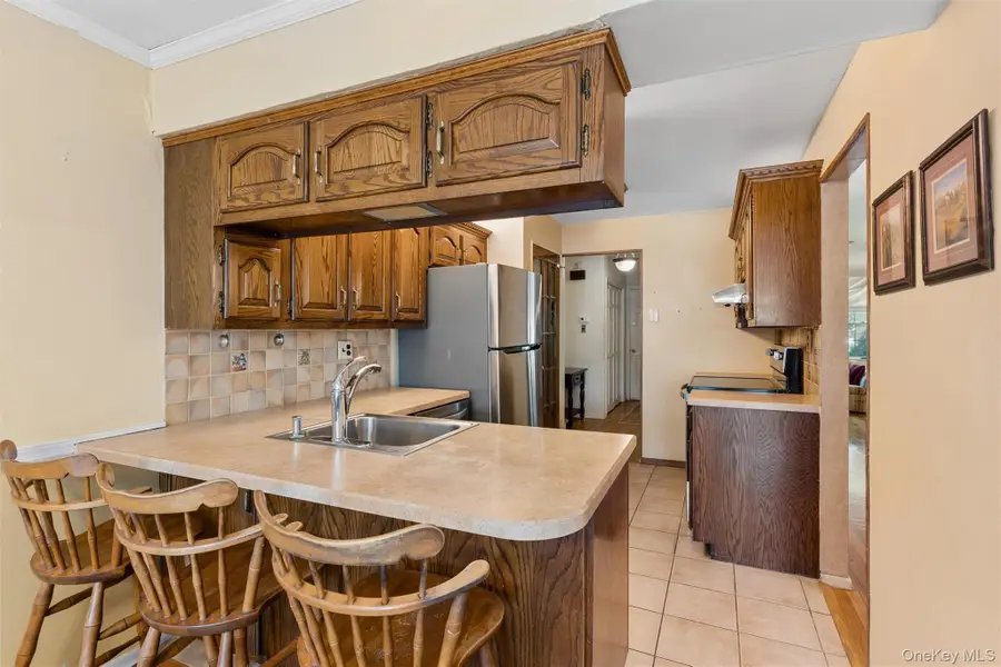 602 Syracuse Avenue, Massapequa, NY 11758 - #3