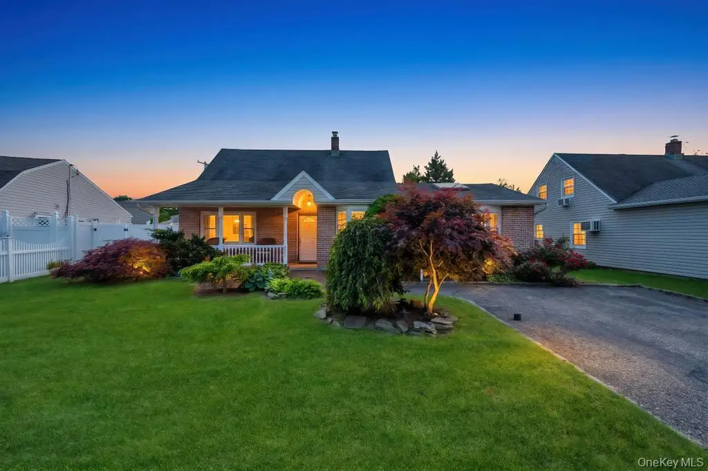 156 Shelter Lane, Levittown, NY 11756 - #1